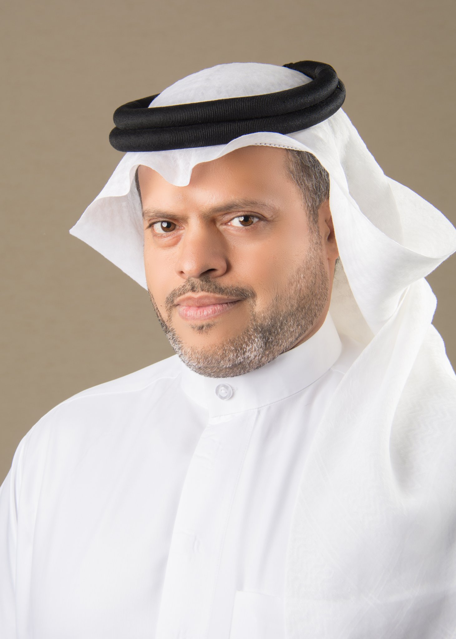الأستاذ حسين أحمد الشيخ