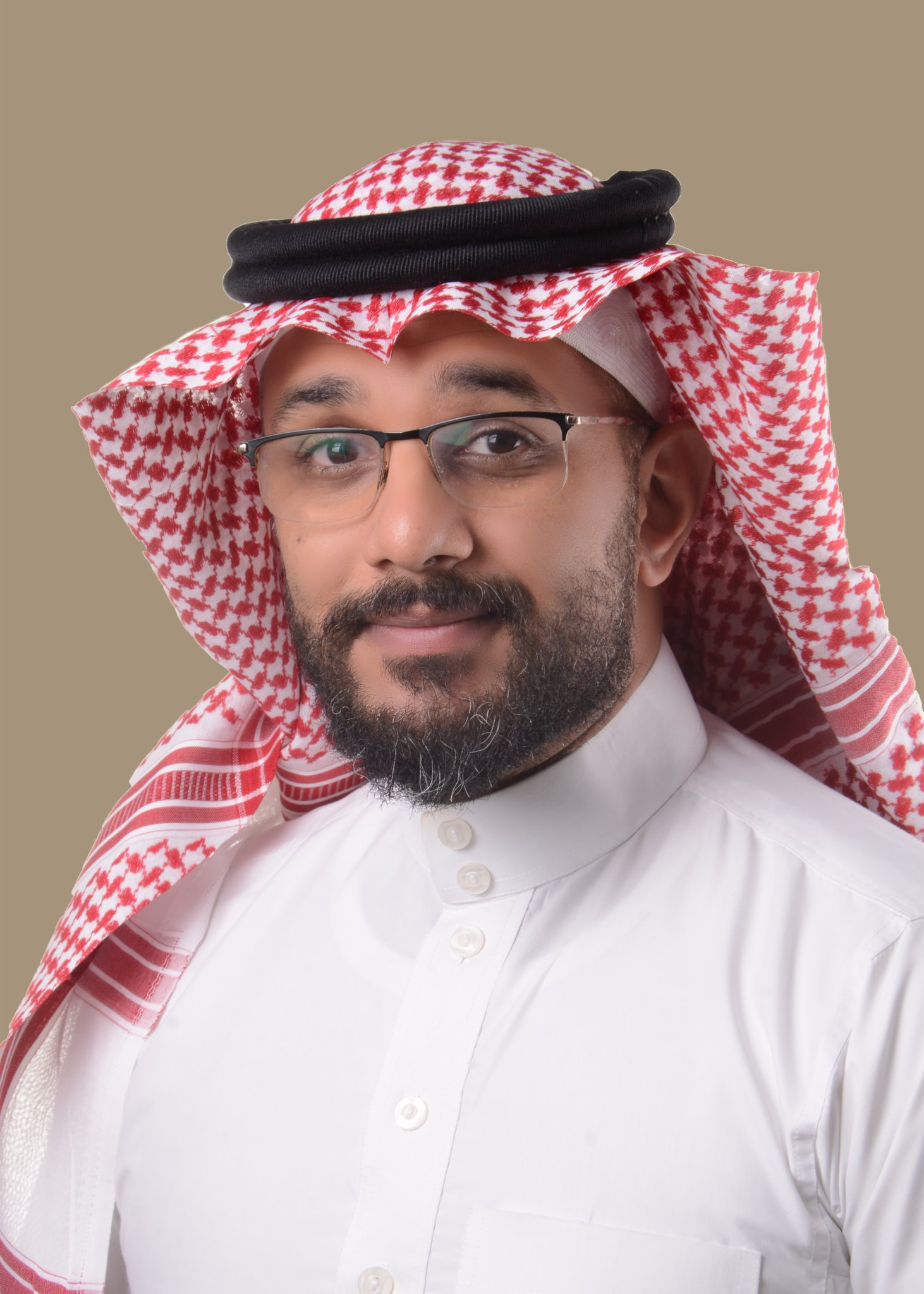 الأستاذ حسن علي آل مطر